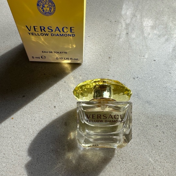 Versace Yellow Diamond - Picture 2 of 3
